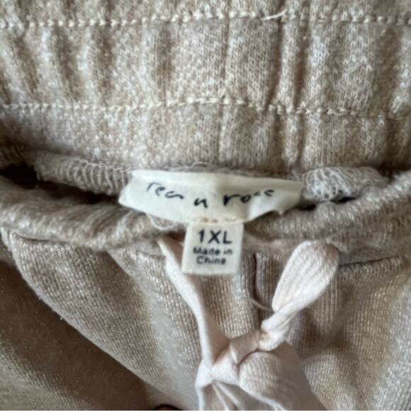 Tea & Rose Women’s Tan Sweatpants With Polka Dots Size 1X - Picture 5 of 11